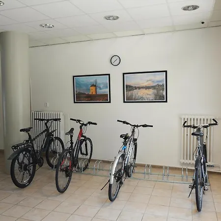 Morava 7 Pro 3 Osoby Safarikova 855 *