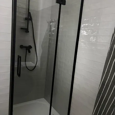 Hotel Morava 7 Manzelska Postel A Postel Pro 3 Osobu, Parkovani Zdarma Safarikova 855