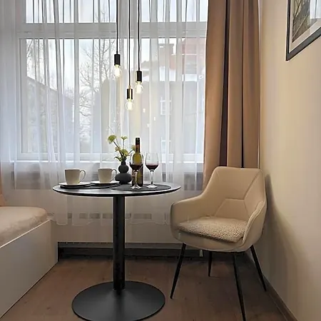 Morava 7 Manželská Postel A Postel Pro 3 Osobu, Parkování Zdarma šafaříkova 855 Hotel