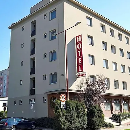 Morava 7 Manželská Postel A Postel Pro 3 Osobu, Parkování Zdarma šafaříkova 855 Hotel Uherské Hradiště