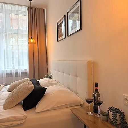 Morava 7 Manželská Postel A Postel Pro 3 Osobu, Parkování Zdarma šafaříkova 855 *